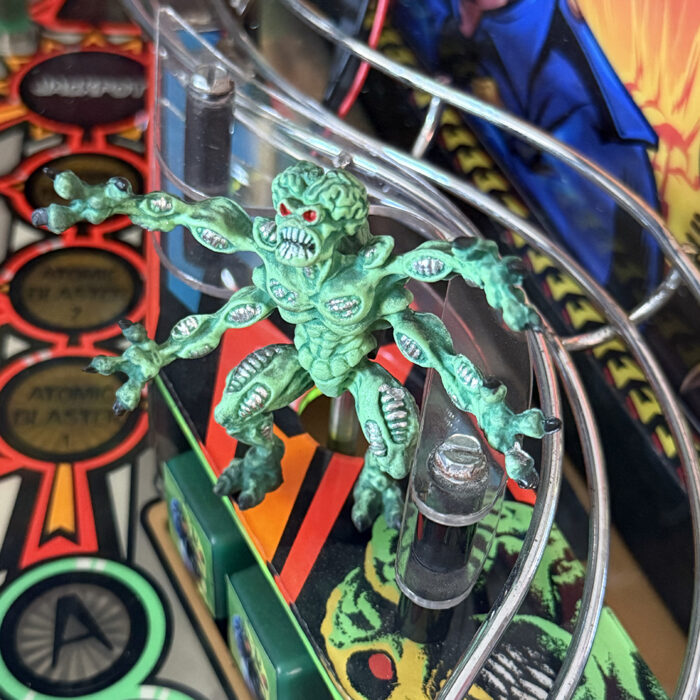 Einfacher Restaurierungsservice – Flipperfigur
